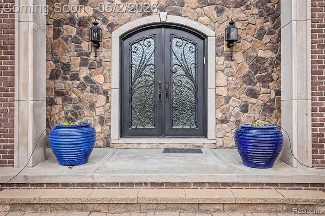 2482 Highland Drive, Ann Arbor, MI 48105