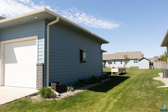 5405 Coneflower Cir S Circle S, Sioux Falls, SD 57108