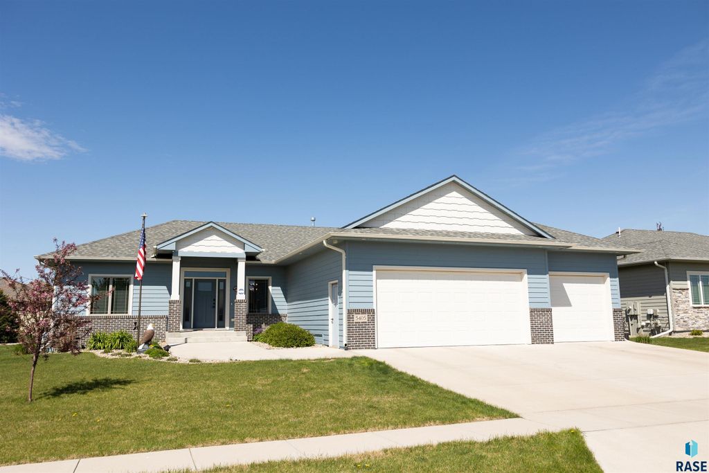5405 Coneflower Cir S Circle S, Sioux Falls, SD 57108