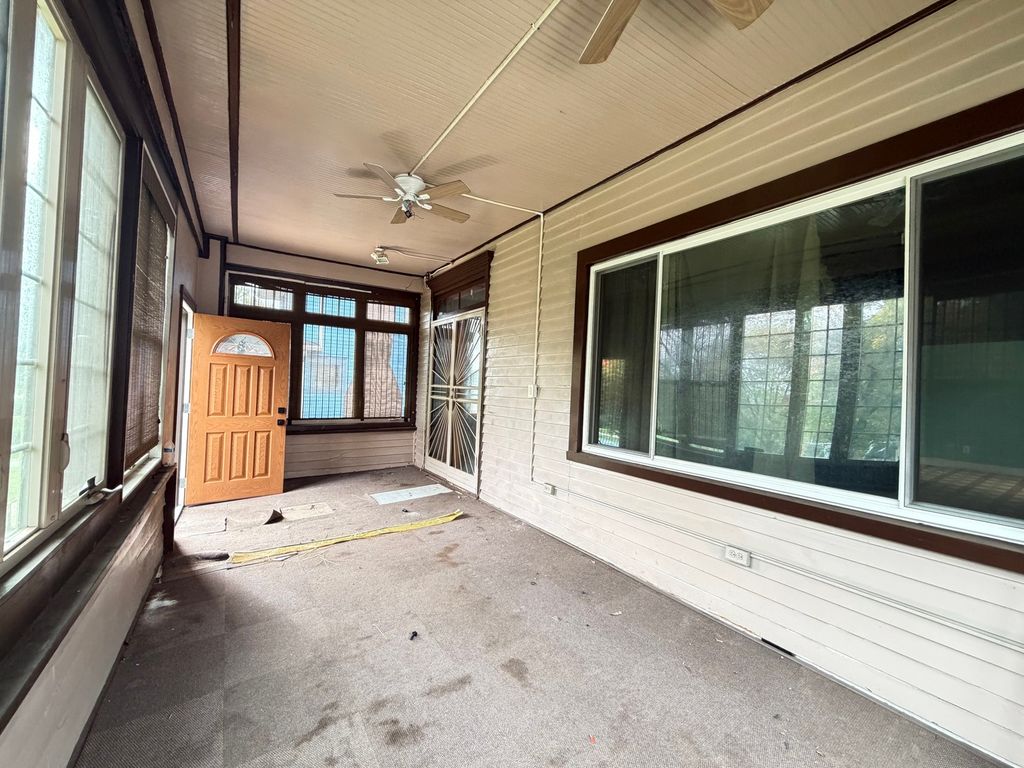9756 S Prospect Avenue, Chicago, IL 60643 — photo 2