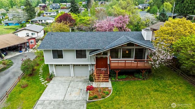 5061 NW Lakeness, Poulsbo, WA 98370