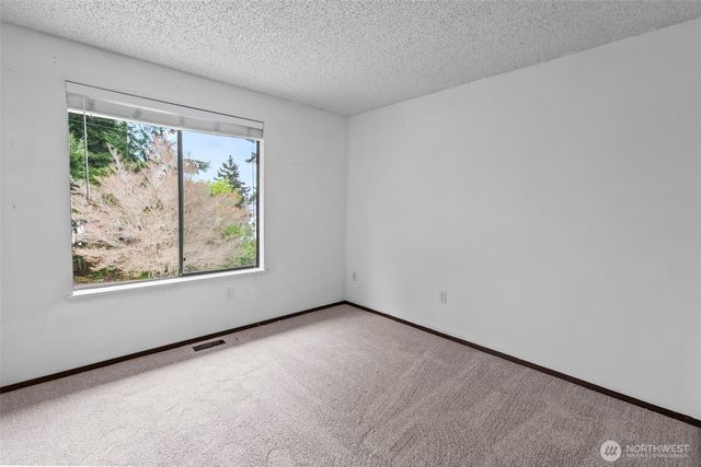 5061 NW Lakeness, Poulsbo, WA 98370