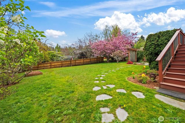 5061 NW Lakeness, Poulsbo, WA 98370