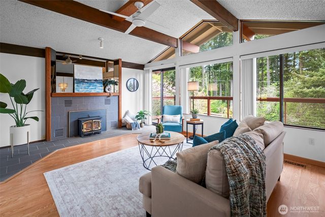 5061 NW Lakeness, Poulsbo, WA 98370