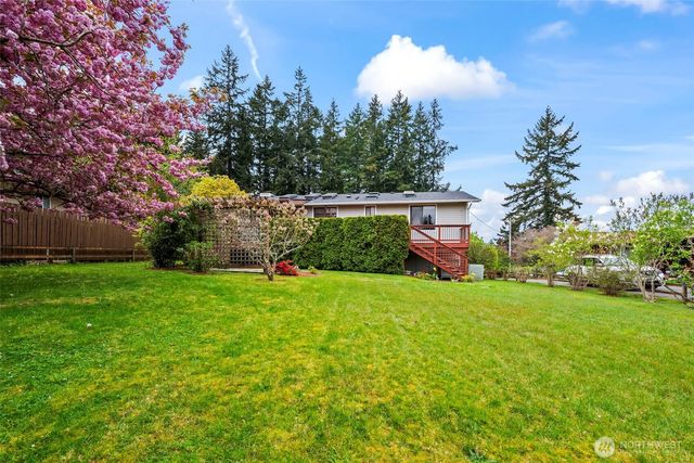 5061 NW Lakeness, Poulsbo, WA 98370