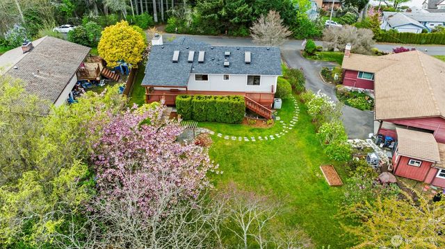 5061 NW Lakeness, Poulsbo, WA 98370