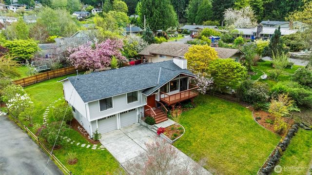 5061 NW Lakeness, Poulsbo, WA 98370