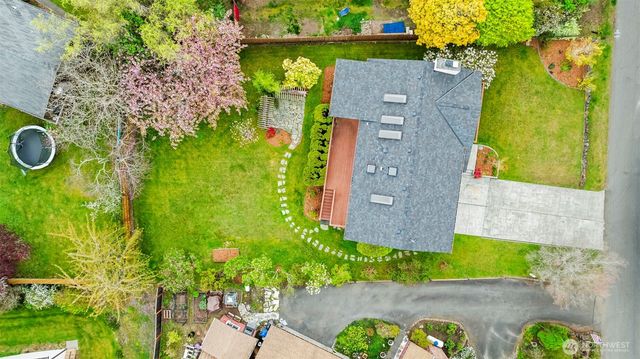 5061 NW Lakeness, Poulsbo, WA 98370