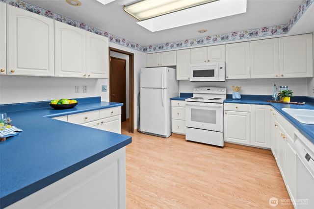 5061 NW Lakeness, Poulsbo, WA 98370