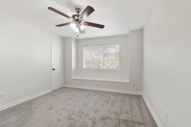 4527 Fox Run Street, Pearland, TX 77584