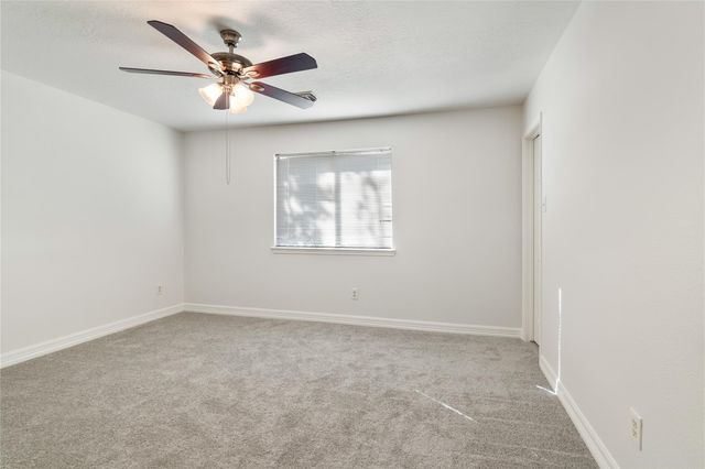 4527 Fox Run Street, Pearland, TX 77584