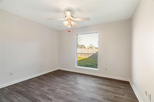 4527 Fox Run Street, Pearland, TX 77584