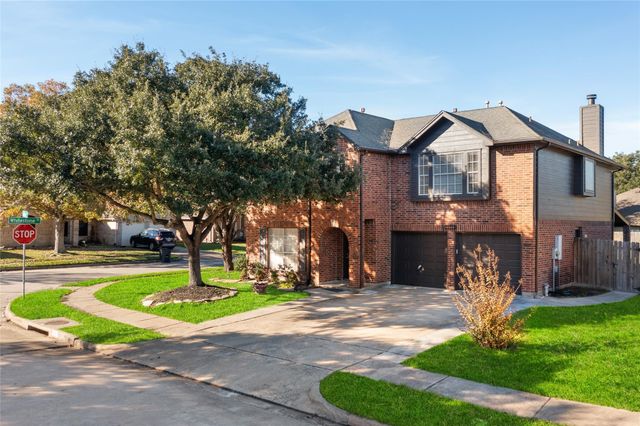 4527 Fox Run Street, Pearland, TX 77584