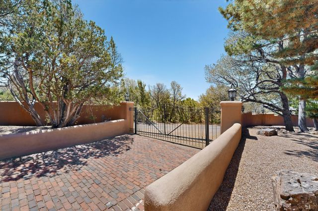145 & 157 Brownell Howland Road, Santa Fe, NM 87501