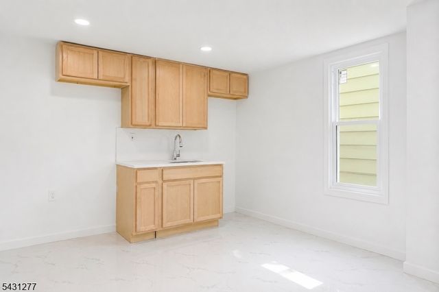 80 Wayne Ave, Paterson City, NJ 07522