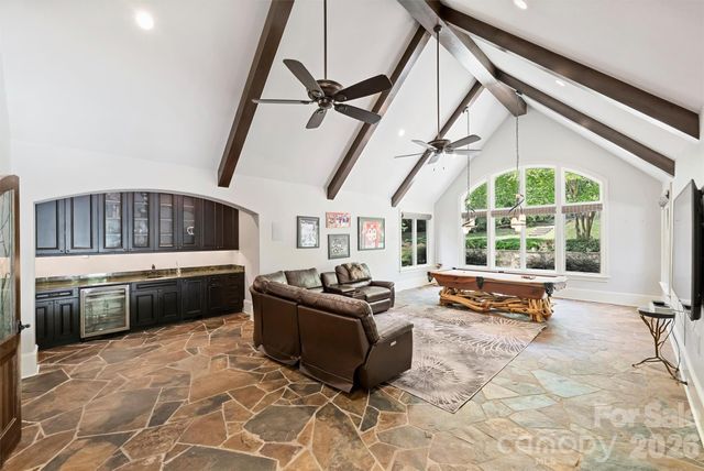 4901 Carmel Park Drive, Charlotte, NC 28226