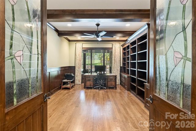 4901 Carmel Park Drive, Charlotte, NC 28226