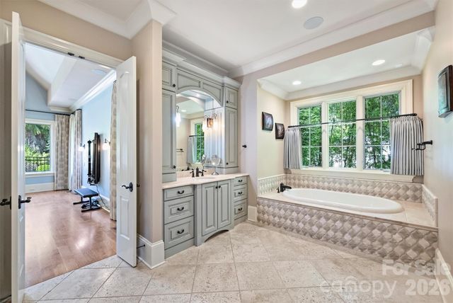 4901 Carmel Park Drive, Charlotte, NC 28226