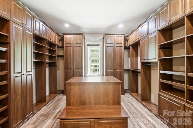 4901 Carmel Park Drive, Charlotte, NC 28226