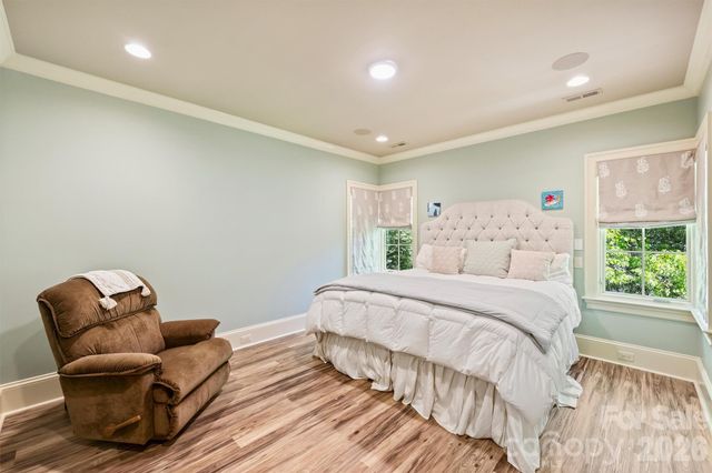 4901 Carmel Park Drive, Charlotte, NC 28226