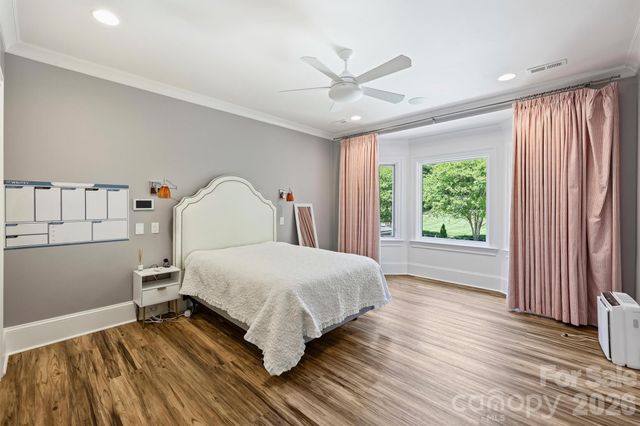 4901 Carmel Park Drive, Charlotte, NC 28226