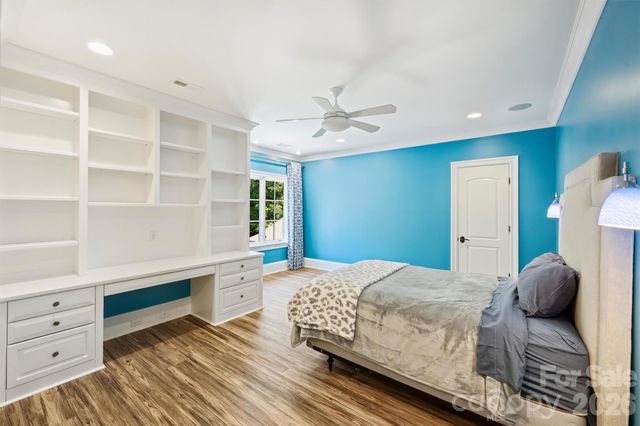 4901 Carmel Park Drive, Charlotte, NC 28226