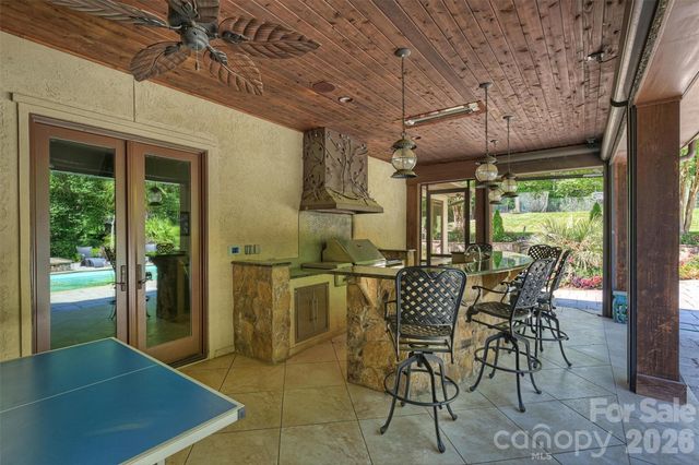 4901 Carmel Park Drive, Charlotte, NC 28226