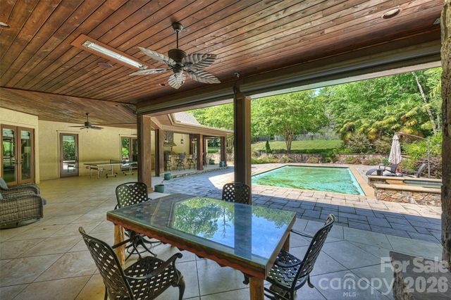 4901 Carmel Park Drive, Charlotte, NC 28226