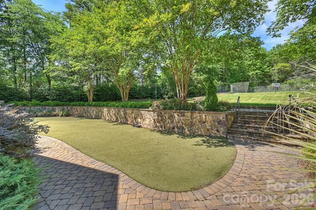 4901 Carmel Park Drive, Charlotte, NC 28226