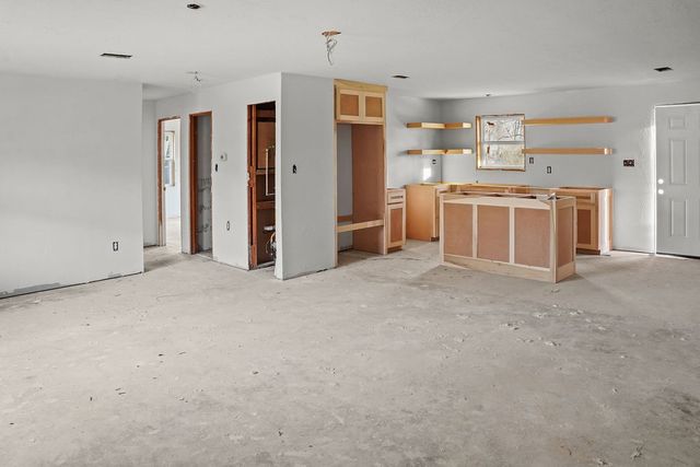 2247 W Sherman Street, Paris, TX 75460