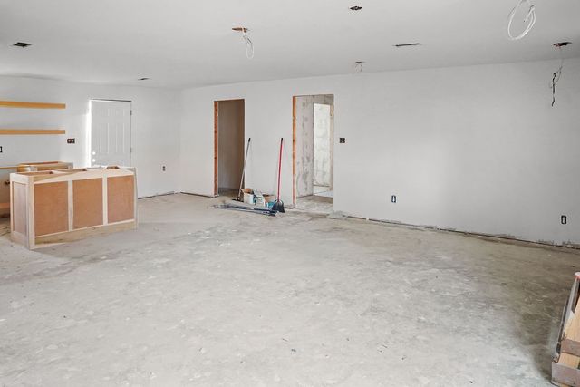 2247 W Sherman Street, Paris, TX 75460