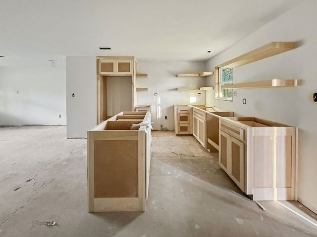 2247 W Sherman Street, Paris, TX 75460