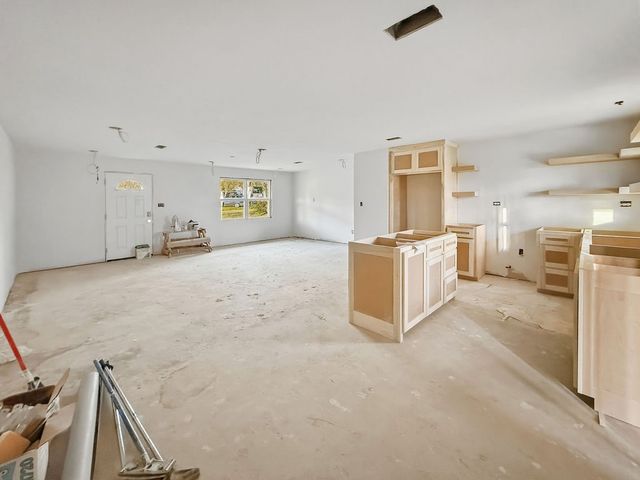 2247 W Sherman Street, Paris, TX 75460