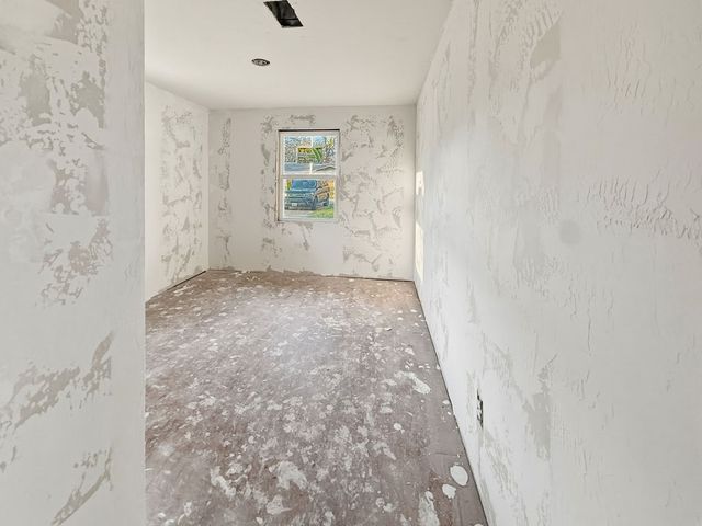 2247 W Sherman Street, Paris, TX 75460