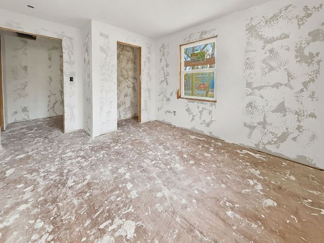 2247 W Sherman Street, Paris, TX 75460