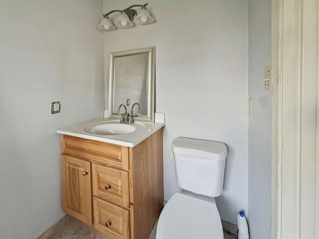 2247 W Sherman Street, Paris, TX 75460