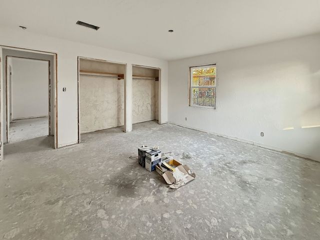 2247 W Sherman Street, Paris, TX 75460