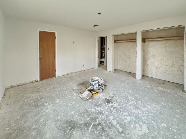 2247 W Sherman Street, Paris, TX 75460