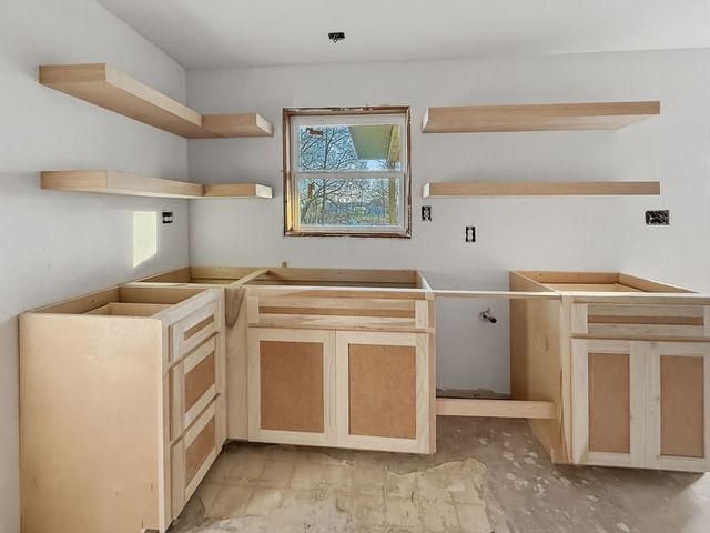 2247 W Sherman Street, Paris, TX 75460