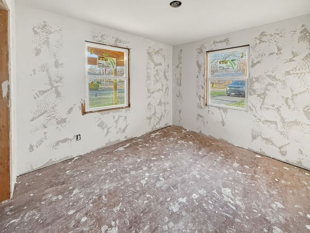 2247 W Sherman Street, Paris, TX 75460