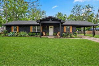 2247 W Sherman Street, Paris, TX 75460