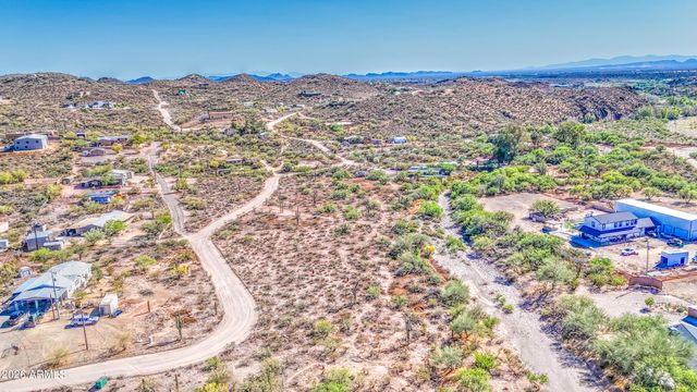 X N Meander Road -, New River, AZ 85087