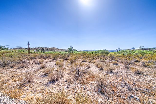 X N Meander Road -, New River, AZ 85087