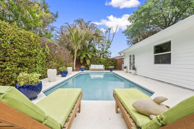 1904 NE Avenida Dracaena, Jensen Beach, FL 34957