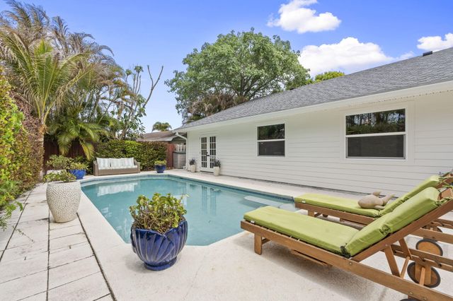 1904 NE Avenida Dracaena, Jensen Beach, FL 34957