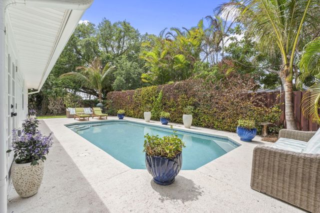 1904 NE Avenida Dracaena, Jensen Beach, FL 34957