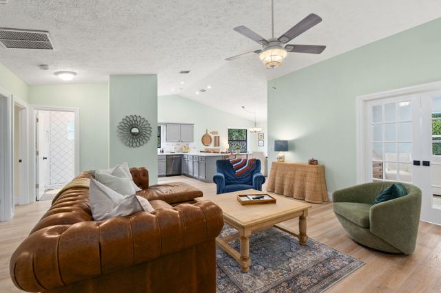 1904 NE Avenida Dracaena, Jensen Beach, FL 34957