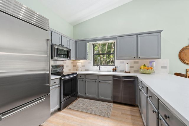 1904 NE Avenida Dracaena, Jensen Beach, FL 34957