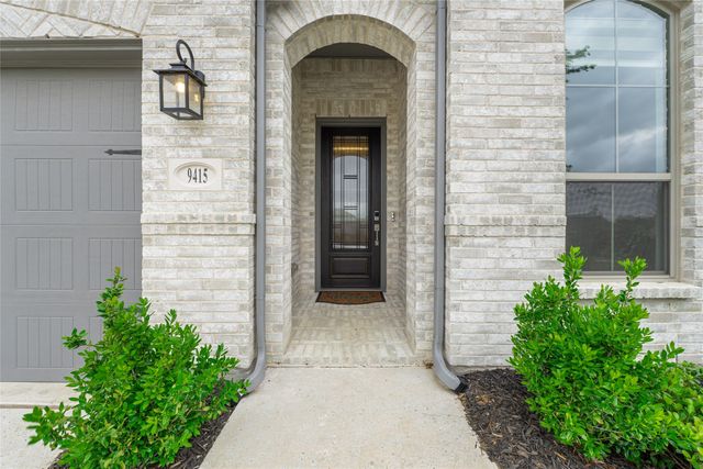 9415 Royal Forest Drive, Oak Point, TX 75068
