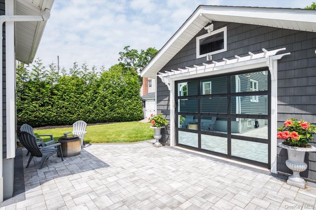 6 Marlboro Place, Bellmore, NY 11710